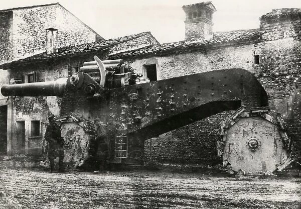 Captured Italian gun, Zompicchia, Italy, WW1