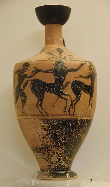 Lekythos black-figure with scenes of Centauromachy. Late 6th