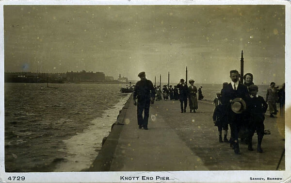 The Pier, Knott End, Poulton-le-Fylde, Lancashire, England. Date: 1923