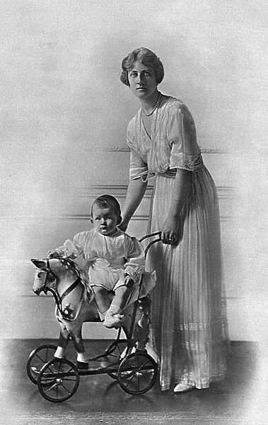 Princess Arthur of Connaught & Earl of Macduff, 1915