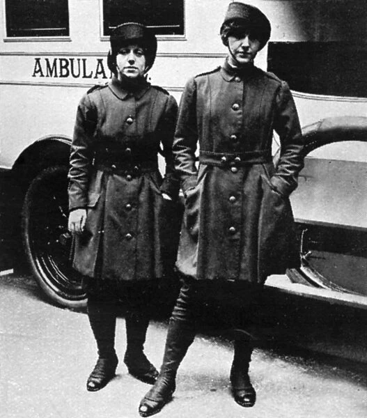 Women ambulance attendants and drivers, WW1