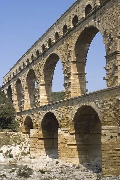 Roman aqueduct, Pont du Gard, UNESCO World Heritage Site, Languedoc, France, Europe
