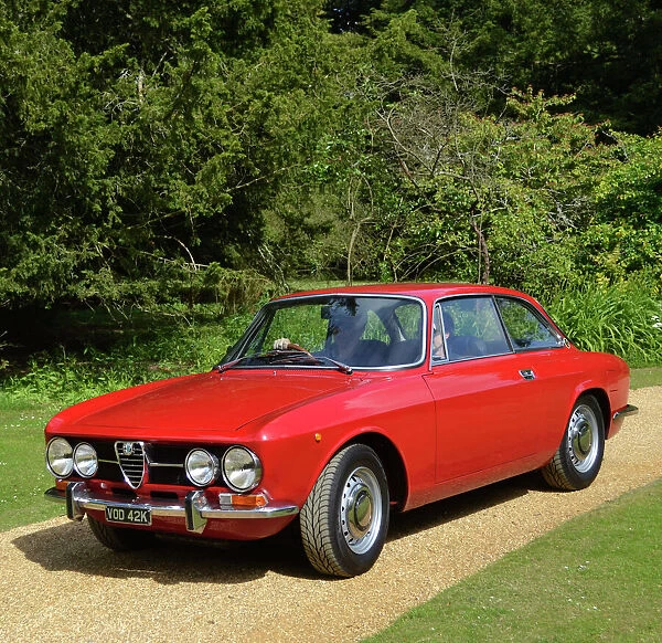 Alfa Romeo 1750 GTV, 1971, Red