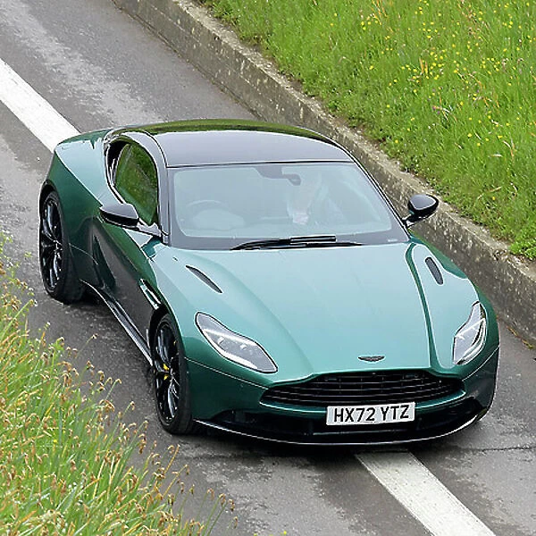 Aston Martin DB11 Coupe 2023 Green with black roof