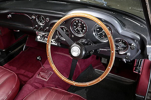 Aston Martin DB4 Convertible 1962 Gold