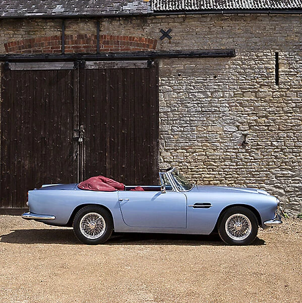 Aston Martin DB4 Convertible 1963 Blue light