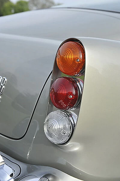 Aston Martin DB5 4. 2-litre (Vantage spec) 1965 Silver
