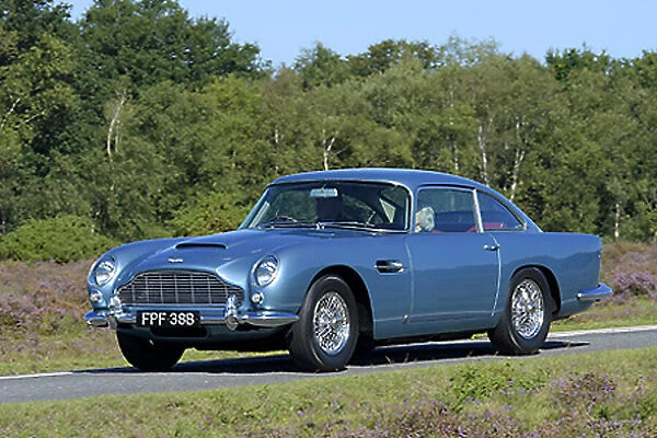 Aston Martin DB5 Coupe 1964 Blue metallic