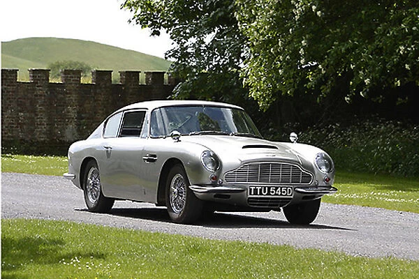 Aston Martin DB6, 1966, Silver