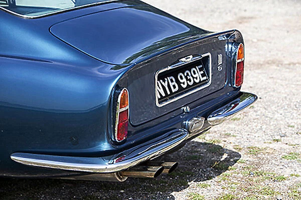 Aston Martin DB6 4. 2-litre Coupe 1966 Blue metallic
