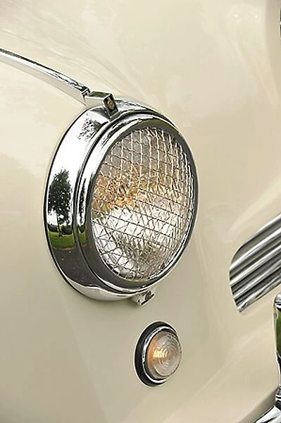 Aston Martin Drophead Coupe (Tickford coachwork), 1955, White