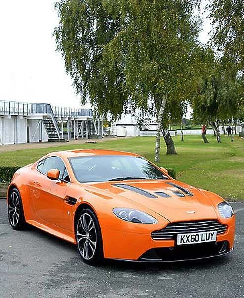 Aston Martin V12 Vantage 2011 orange