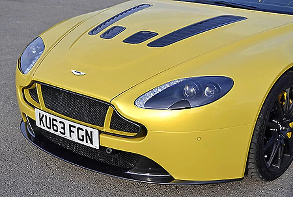 Aston Martin V12 Vantage S, 2013, Yellow, metallic