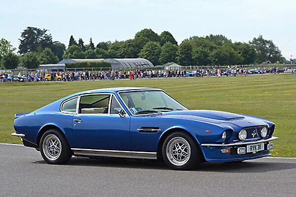Aston Martin V8 5. 3-litre Coupe 1977 Blue metallic