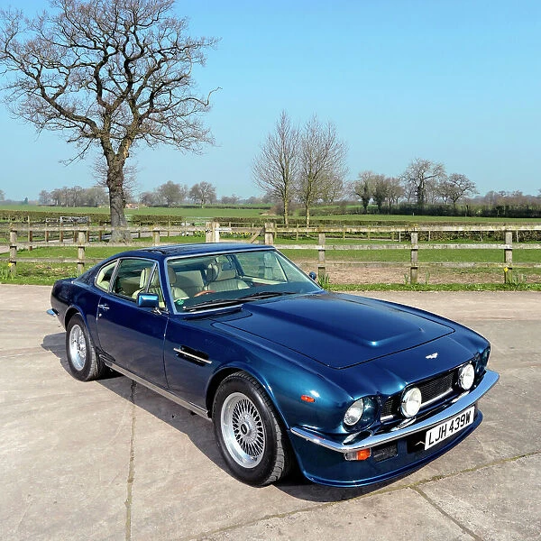 Aston Martin V8 Vantage 1980 Blue