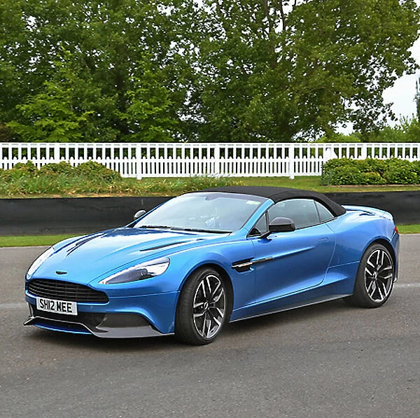 Aston Martin Vanquish Volante 2017 Blue
