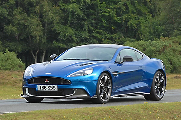Aston Martin Vanquishs Coupe 2016 Blue