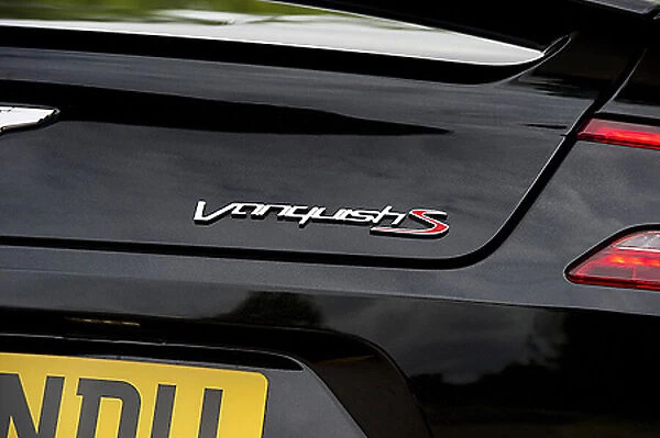Aston Martin Vanquishs Volante 2017 Black