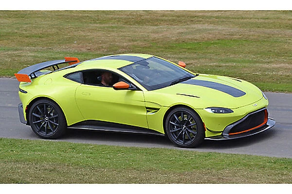 Aston Martin Vantage Heritage Racing Edition - The Next Generation (at G