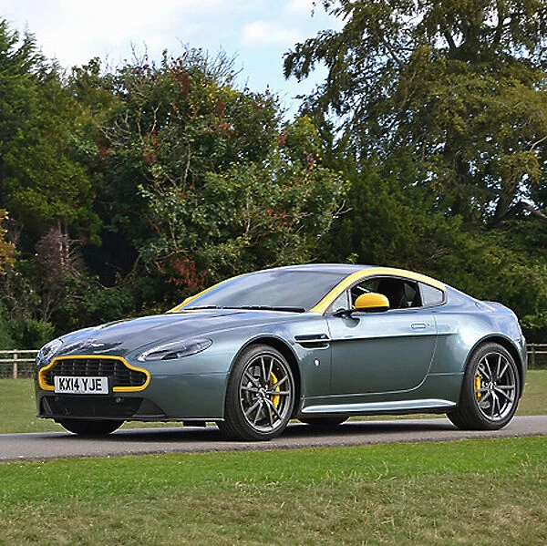 Aston Martin Vantage N430 2014 Green & yellow
