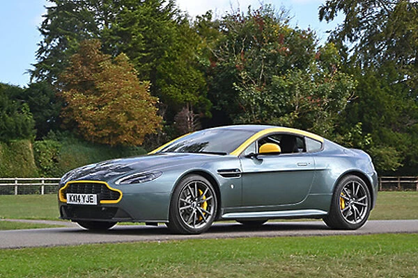 Aston Martin Vantage N430 2014 Green & yellow