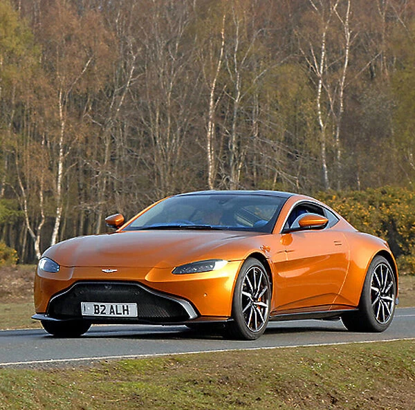 Aston Martin Vantage (new model 2018) 2018 Orange metallic
