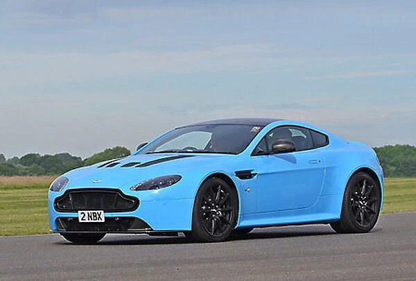 Aston Martin Vantage V12 Coupe 2017 Blue light