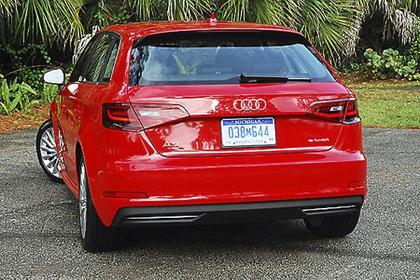 Audi A3 Sportback e-tron (plug-in hybrid), 2016, Red