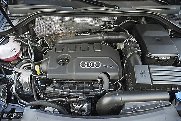 Audi Q3 2. 0T Quattro, 2015, Grey, metallic