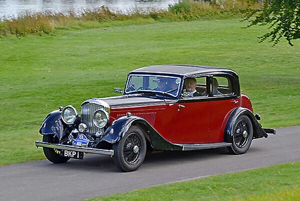 Bentley 3. 5-litre Saloon 1935 Black & red