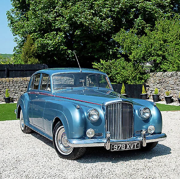 Bentley S2 Saloon 1961 Blue metallic, red details
