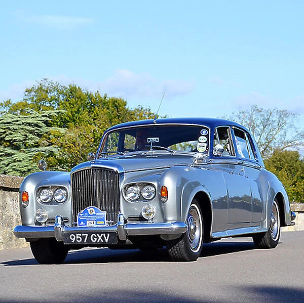 Bentley S3 Saloon 1963 Silver & blue