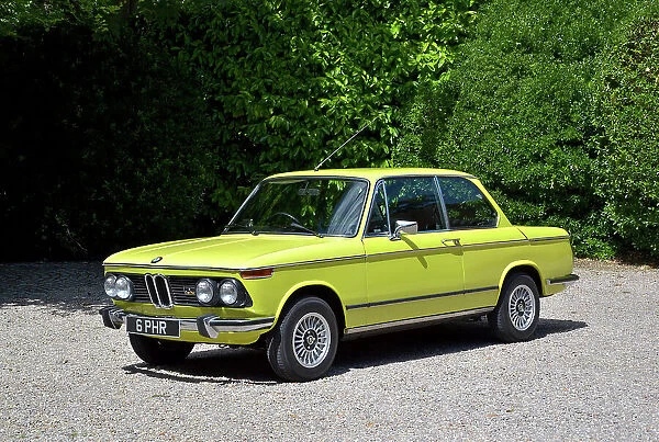 BMW 2002tii 1975 Yellow