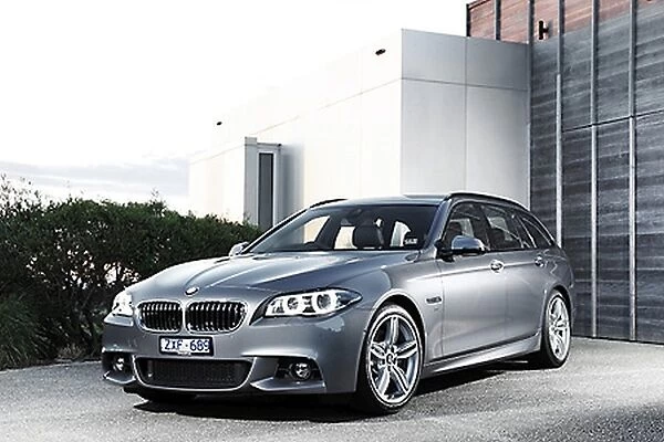 BMW 535i Estate, 2013, Grey, metallic