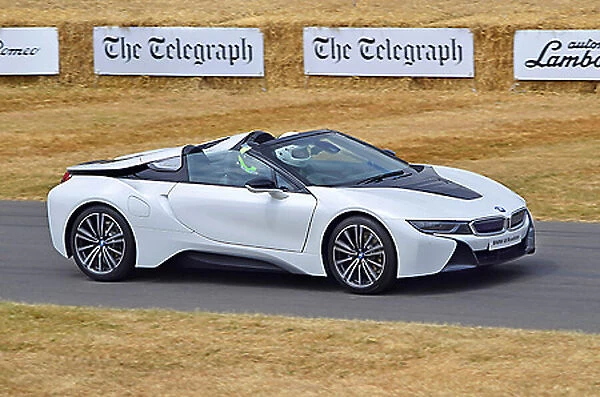 BMW i8 Roadster (at Goodwood FOS 2018) 2018 White & black