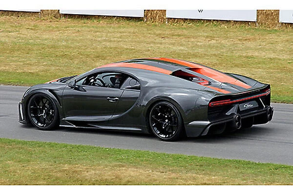 Bugatti (FOS 2022) Chiron Super Sport 300+ 2021 Black orange stripes