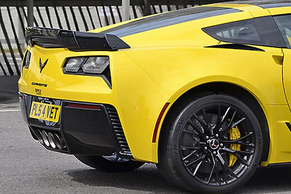 Chevrolet Corvette Z06, 2015, Yellow