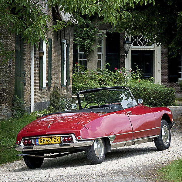 Citroen DS Cabriolet 1969 Red