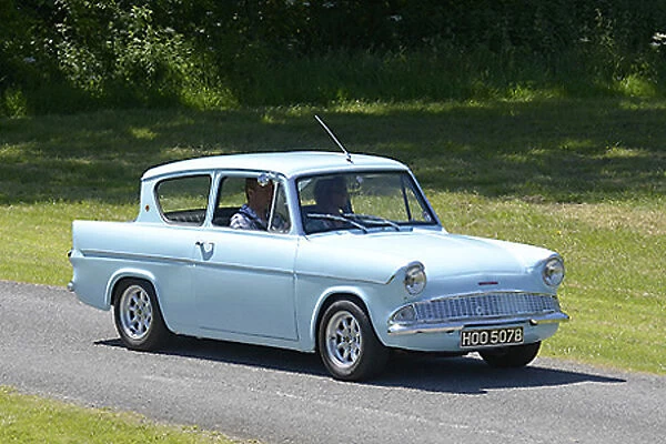 Ford Anglia Deluxe (1600cc), 1964, Blue, light