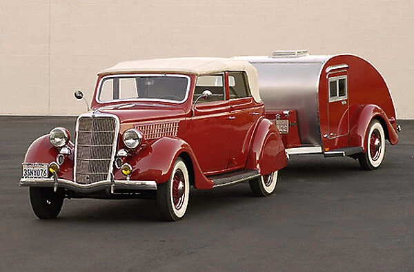 Ford Convertible Sedan (with caravan) 1935 Red