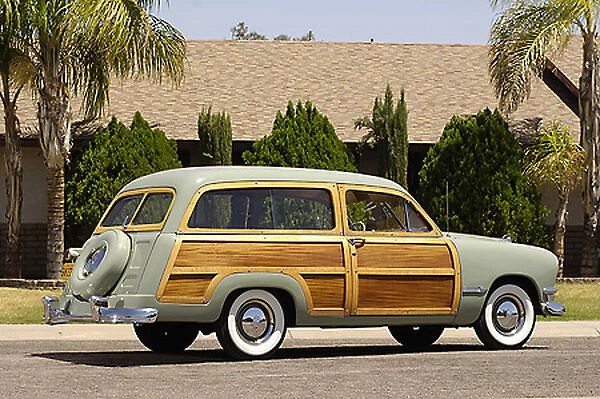 Ford Custom Deluxe Woodie Station Wagon 1950 Green & brown