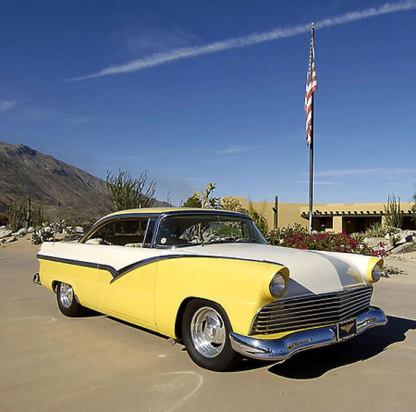 Ford Fairlane Custom Classic, 1956, Yellow, & white