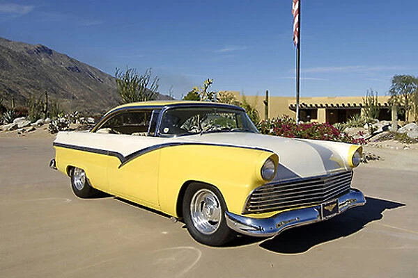 Ford Fairlane Custom Classic 1956 Yellow & white