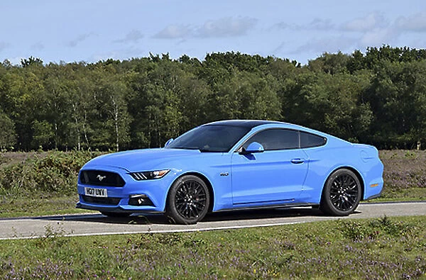 Ford Mustang 5. 0 2017 Blue light