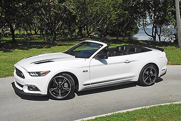 Ford Mustang GT Convertible 2016 White