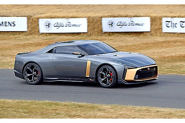 Italdesign GT-R50 (concept Nissan, at Goodwood FOS 2018) 2018 Grey & gold