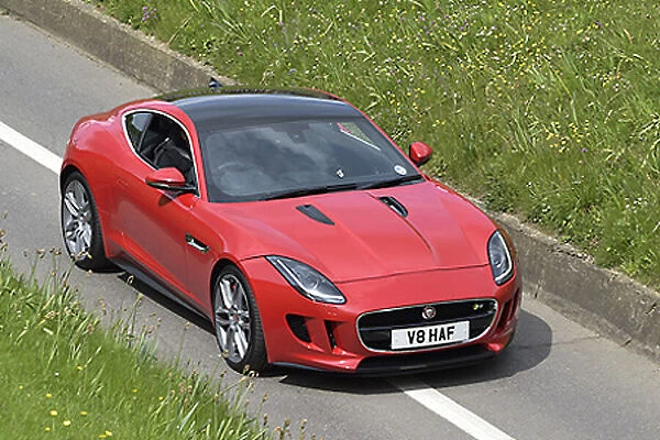 Jaguar F-Type Coupe 2013 Red