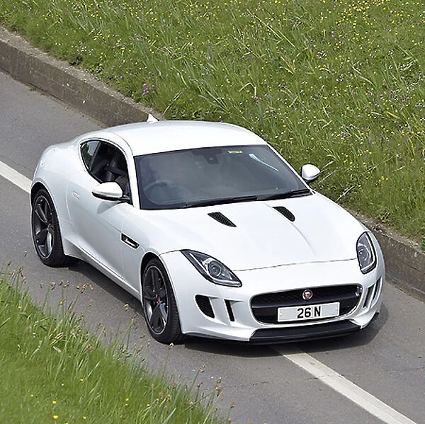 Jaguar F-Type Coupe 2013 White