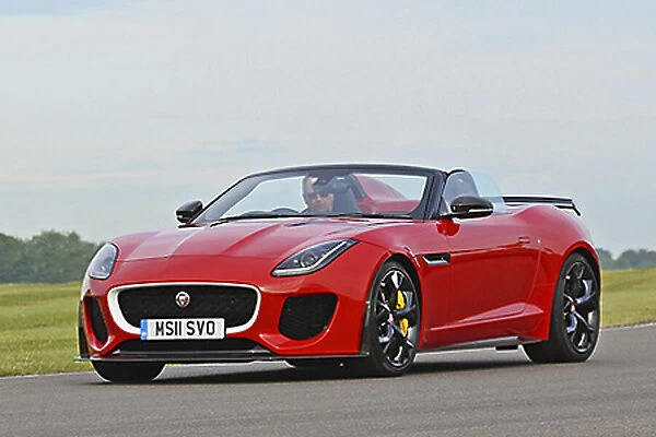 Jaguar F-Type Project 7 2016 Red & white
