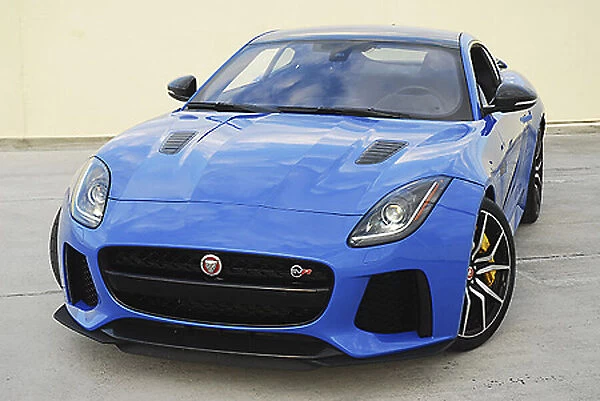Jaguar F-Type SVR 2016 Blue